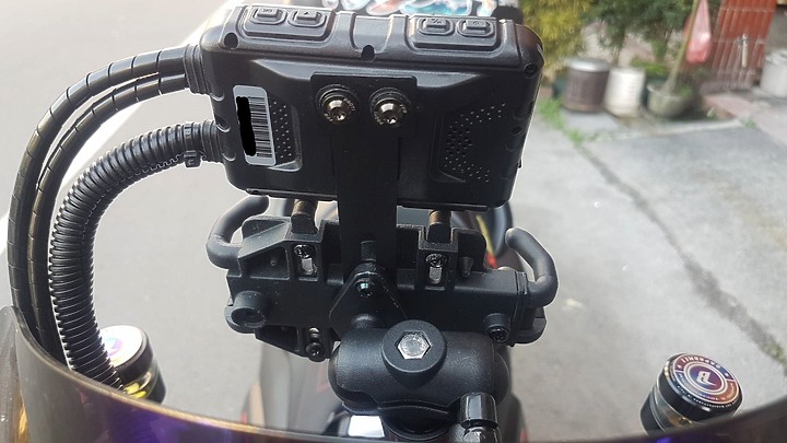 點我看大圖 飛樂 M98 主機防水行車紀錄器 開箱+ TMAX DIY拆裝分享 圖多慎入...