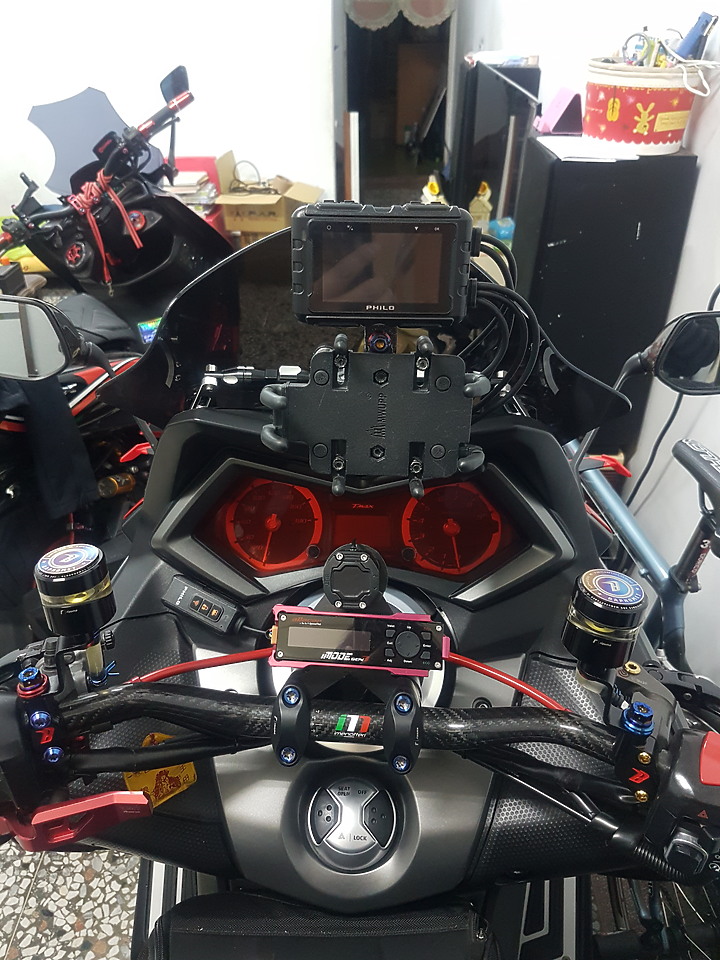點我看大圖 飛樂 M98 主機防水行車紀錄器 開箱+ TMAX DIY拆裝分享 圖多慎入...