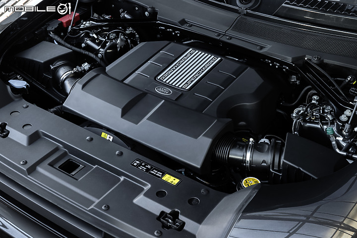 【新訊】Land Rover推出Defender 90/110 V8性能版本,剽悍外表輔以5.2秒加速破百實力!