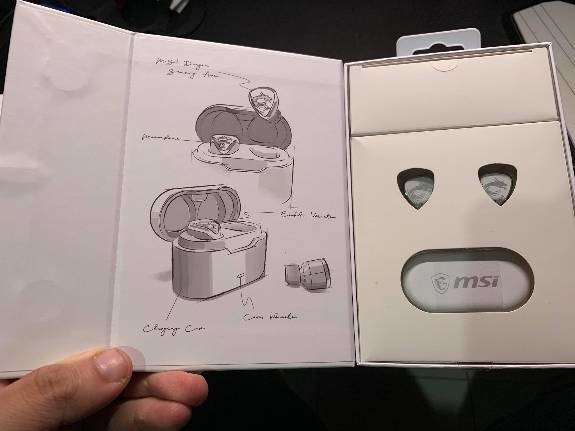 微星終於推出敲碗已久 旗下第一支真無線藍芽耳機–CH40