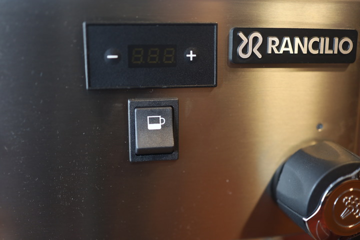 [開箱]Rancilio silvia pro 與 Eureka Atom Specialty 75 新手簡單開箱。