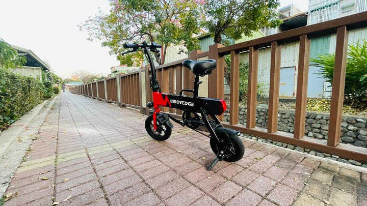 返家騎電動腳踏車懶人代步 CRV車廂車廂容量夠大放置14吋16吋登山車 BIRDYEDGE R3 PLUS電動腳踏車