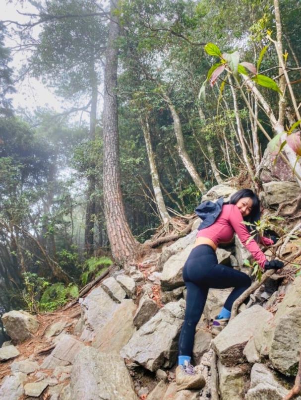 台中和平|鳶嘴山.垂直山壁攀爬拉繩,險峻危崖挑戰膽識與體能