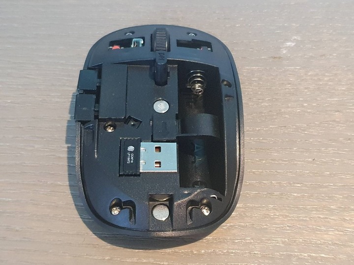 文書用高CP靜音鼠 irocks m26r開箱