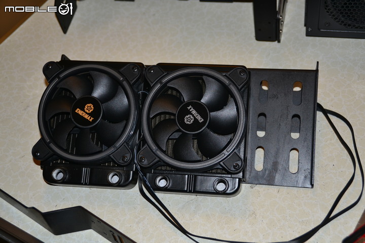 點我看大圖 【DIY】油浸式冷卻電腦主機 MK II