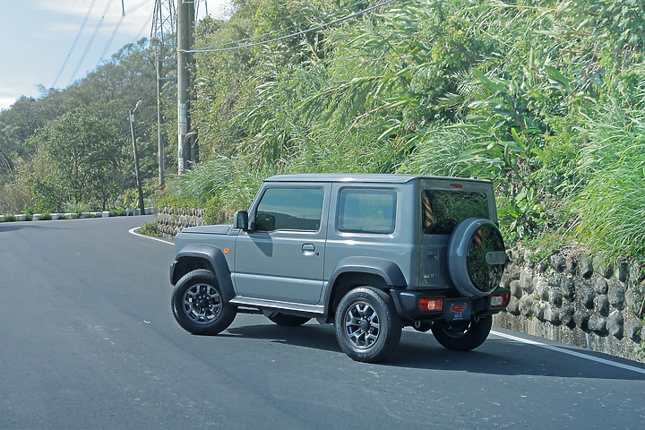 new Jimny JB74水泥灰開箱