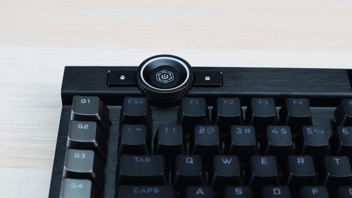 原來這就是比別人快 4 倍的鍵盤？CORSAIR K100 RGB 開箱