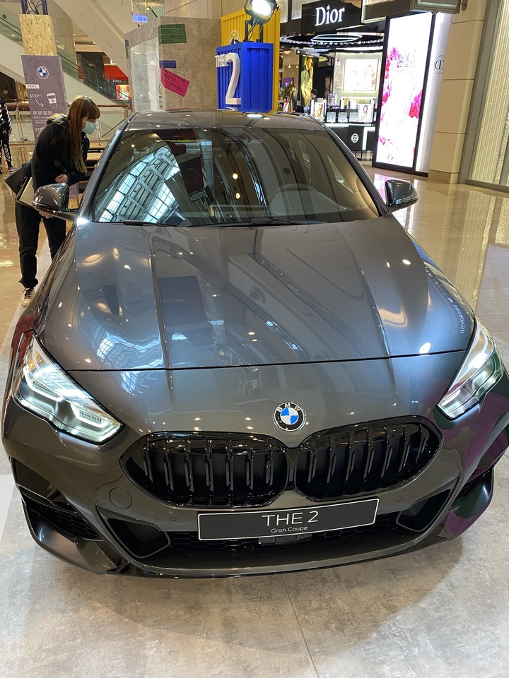 【小惡魔慶牛年】大年初一跑來101喝咖啡看BMW 1 & 2