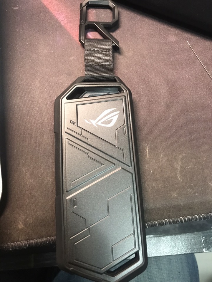 ROG Strix Arion M.2 NVME SSD 外接盒