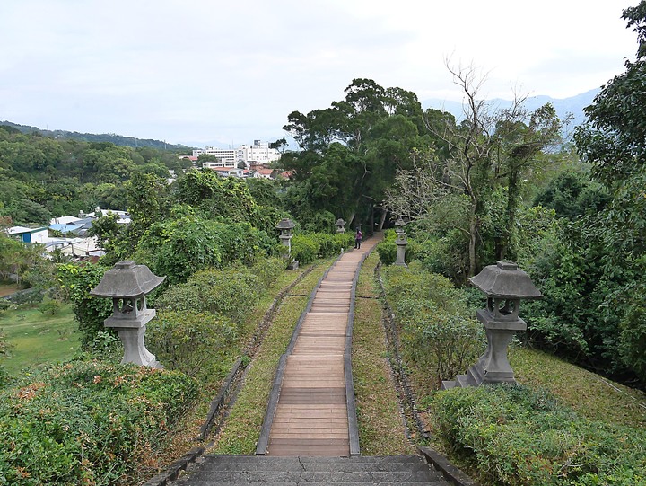 【小惡魔慶牛年】花蓮 玉里 神社殘蹟 — 2座鳥居與17座石燈籠，彷彿一秒到日本 — 鼠末牛初之防疫返鄉之旅第4站