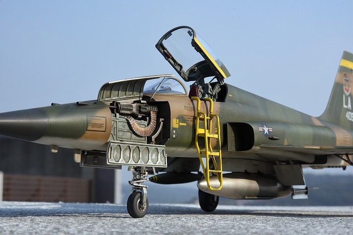 [靜態模型] Hasegawa 1/32 F-5E