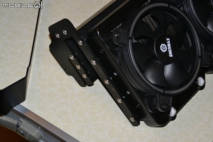 點我看大圖 【DIY】油浸式冷卻電腦主機 MK II