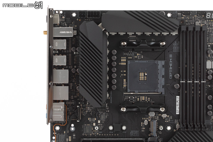ROG X570 CROSSHAIR VIII Dark Hero 主機板實測 靜音低調的高效能 X570 平台選擇