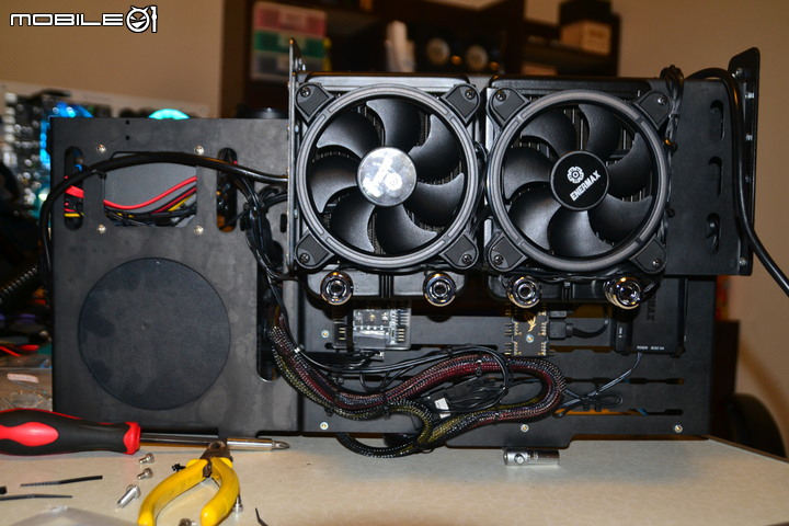 點我看大圖 【DIY】油浸式冷卻電腦主機 MK II