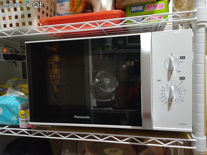 【 開箱分享 】 Panasonic 65HX750W 正中紅心的精采大畫面!( 同門微波爐亂入開箱 XD )
