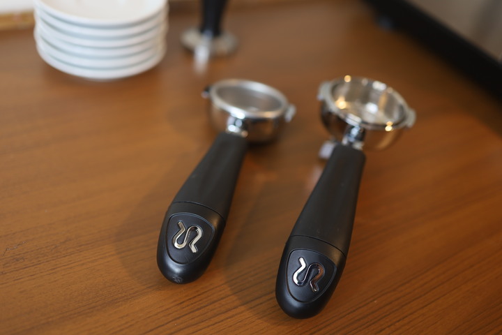 [開箱]Rancilio silvia pro 與 Eureka Atom Specialty 75 新手簡單開箱。