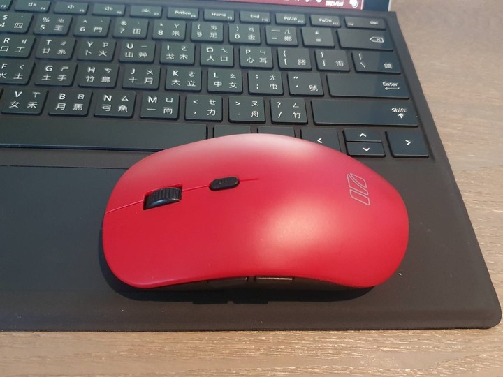 文書用高CP靜音鼠 irocks m26r開箱