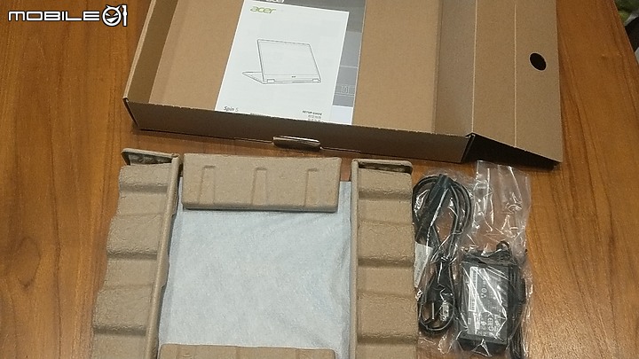 [更新。換SSD][開箱] Acer Spin 5 SP513-54N-5979 13.5吋翻轉觸控筆電