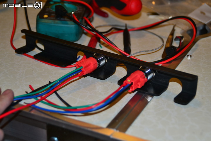 點我看大圖 【DIY】油浸式冷卻電腦主機 MK II