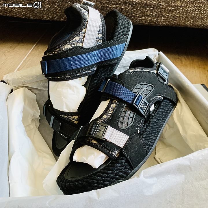 【簡單開箱】一雙還蠻另類的 DIOR