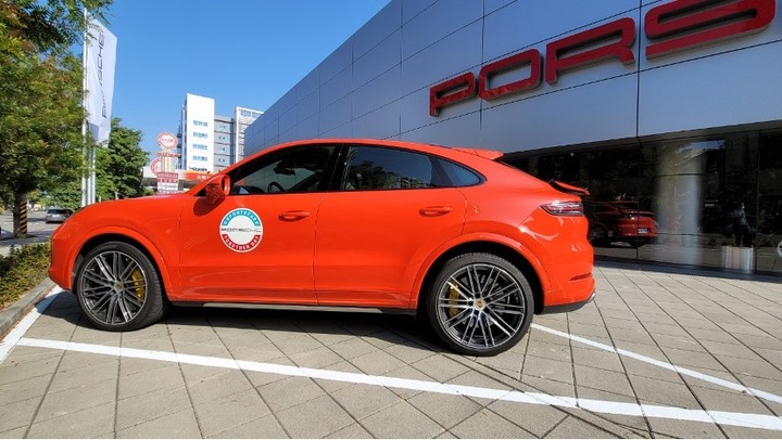 快還要安全的Cayenne Coupe Turbo試駕體驗