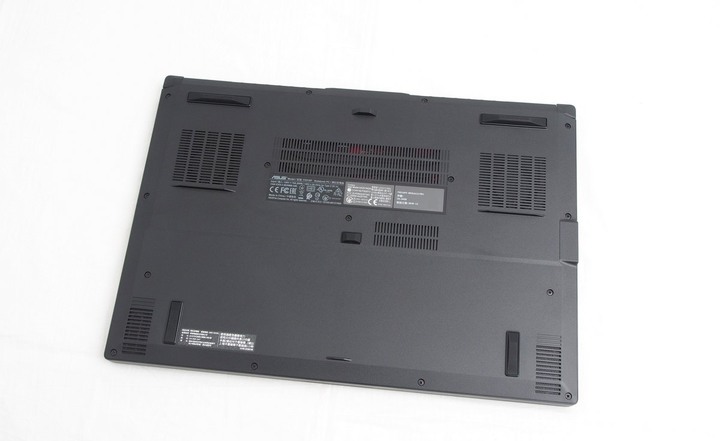 平民版西風之神? ASUS TUF Dash F15 FX516PR 簡單開箱