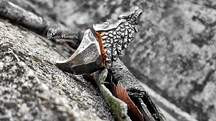 Nadleeh Design-The Stone Dragon Claw岩龍藏金鉤爪墜