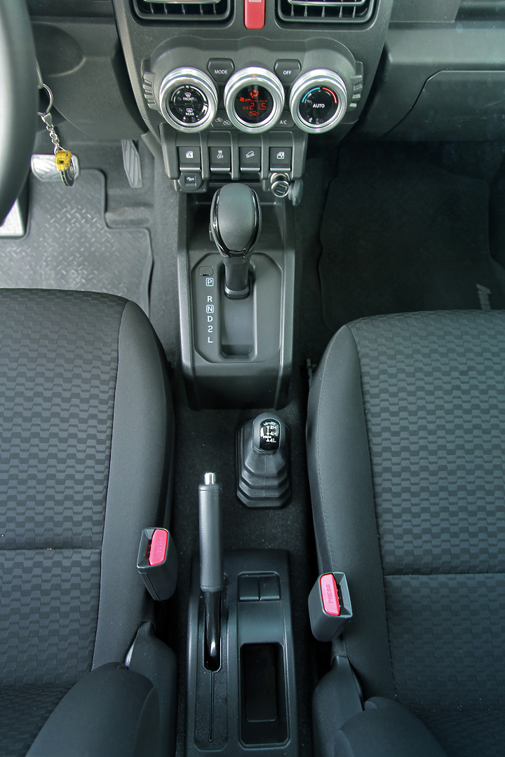 new Jimny JB74水泥灰開箱