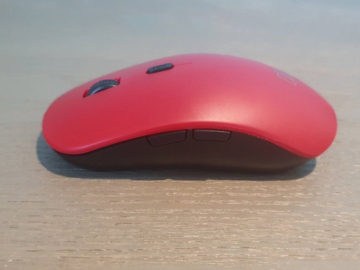 文書用高CP靜音鼠 irocks m26r開箱