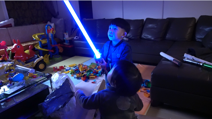 點我看大圖 1/3的價格,3倍以上的亮度-燕青光劍開箱