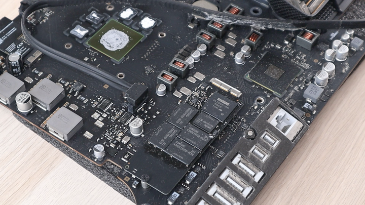 點我看大圖 拆 iMac 其實沒那麼難!除舊佈新,固態硬碟換新自己來。iMac 27 2012 改裝紀錄(二)