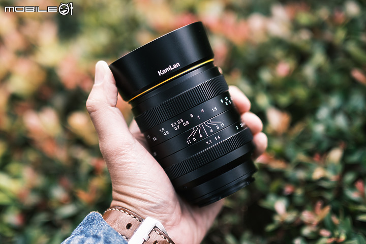 Kamlan 32mm f/1.1 評測報告|可攻可守的平價大光圈鏡頭!