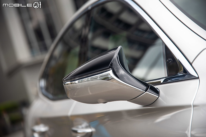 Lexus小改款LS500h旗艦版試駕|科技、工藝同步進化,日式奢華再次完整體現!