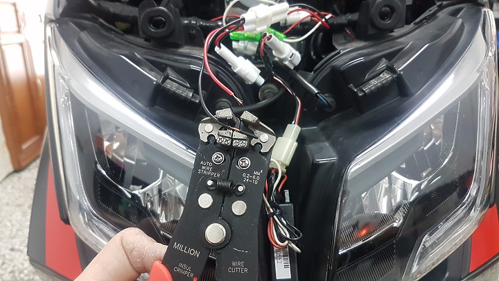 點我看大圖 飛樂 M98 主機防水行車紀錄器 開箱+ TMAX DIY拆裝分享 圖多慎入...