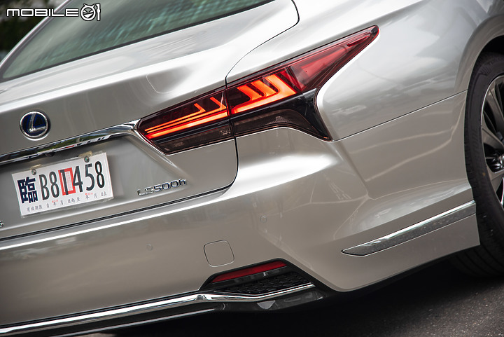 Lexus小改款LS500h旗艦版試駕|科技、工藝同步進化,日式奢華再次完整體現!