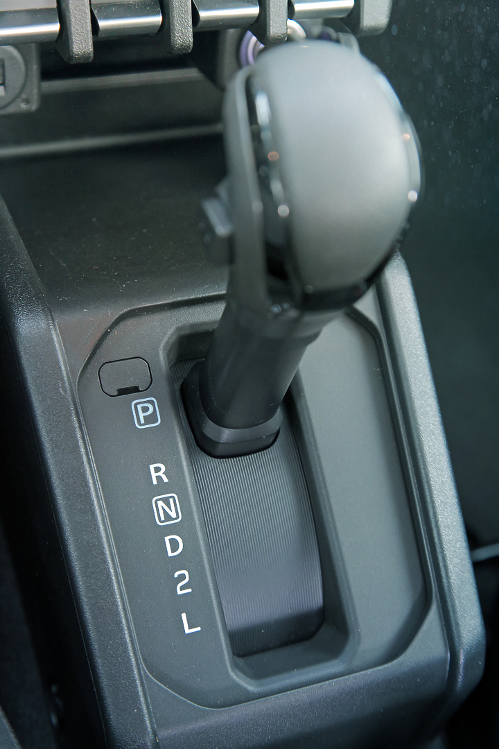 new Jimny JB74水泥灰開箱