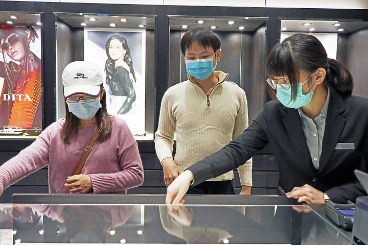 點我看大圖 【體驗】你可以有不同的選擇—米蘭米藍眼鏡精品台中店