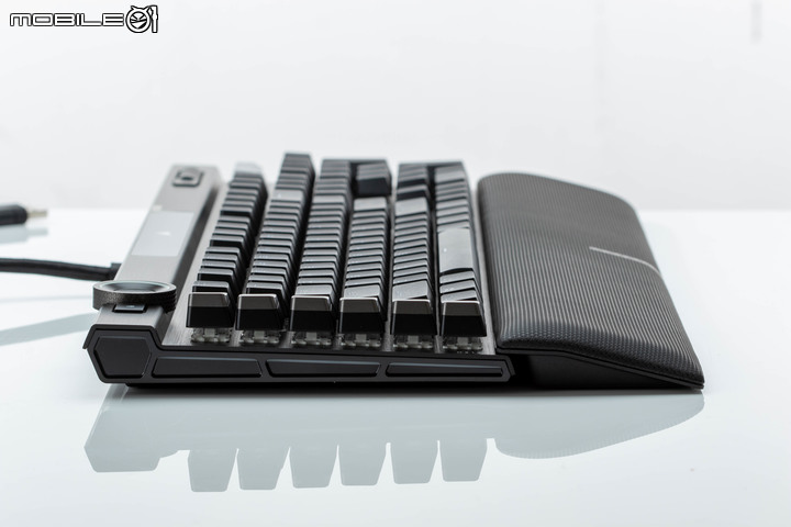 CORSAIR K100 RGB 光學機械鍵盤試用 無愧旗艦名號的全能電競選擇