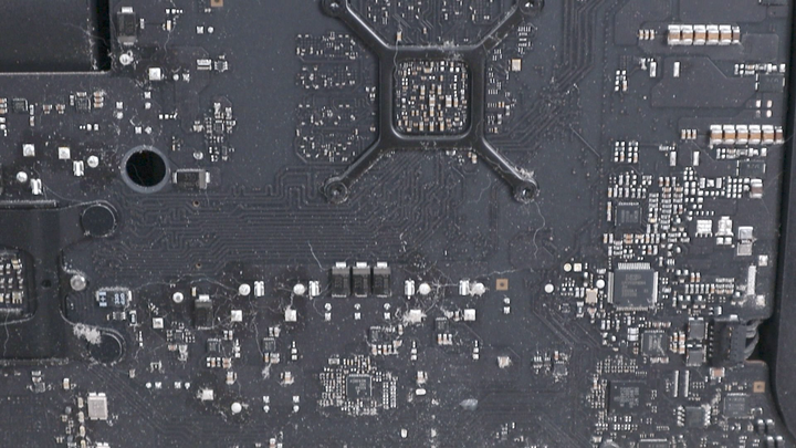 點我看大圖 拆 iMac 其實沒那麼難!除舊佈新,固態硬碟換新自己來。iMac 27 2012 改裝紀錄(二)
