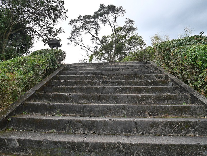 【小惡魔慶牛年】花蓮 玉里 神社殘蹟 — 2座鳥居與17座石燈籠，彷彿一秒到日本 — 鼠末牛初之防疫返鄉之旅第4站