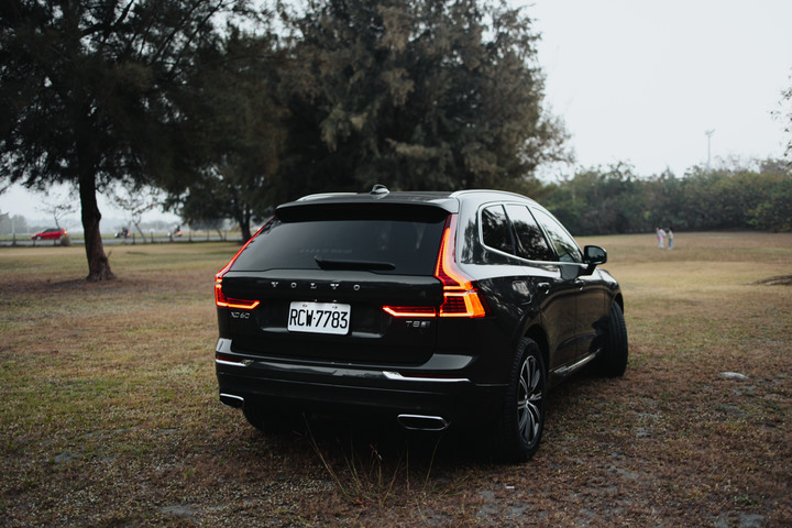 XC60 T8 Recharge Inscription PHEV 雙能電動體驗心得。
