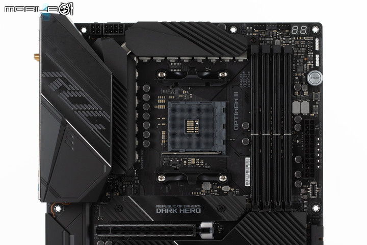ROG X570 CROSSHAIR VIII Dark Hero 主機板實測 靜音低調的高效能 X570 平台選擇
