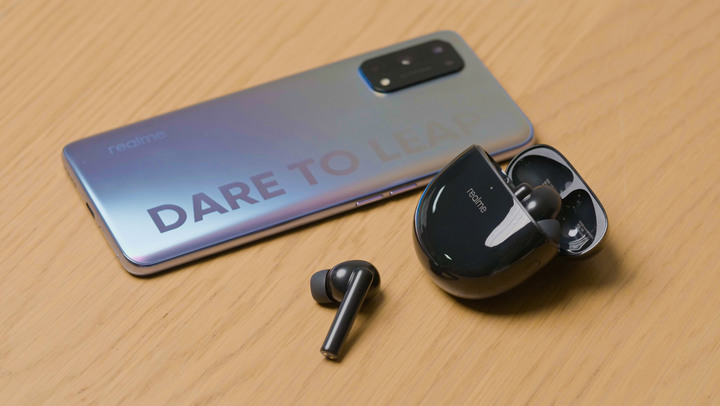 點我看大圖 黑色新色來襲!2499元的 realme Buds Air Pro 真無線藍牙耳機主動降噪版