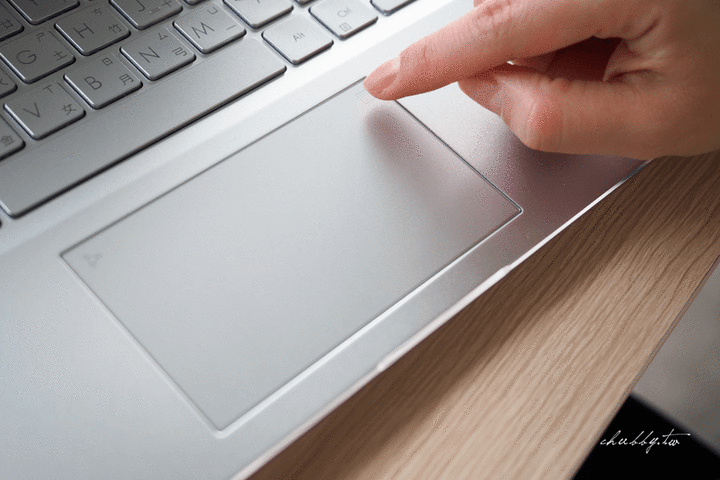 女生視角的ASUS Vivobook S433魔力紅開箱