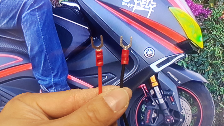 點我看大圖 飛樂 M98 主機防水行車紀錄器 開箱+ TMAX DIY拆裝分享 圖多慎入...