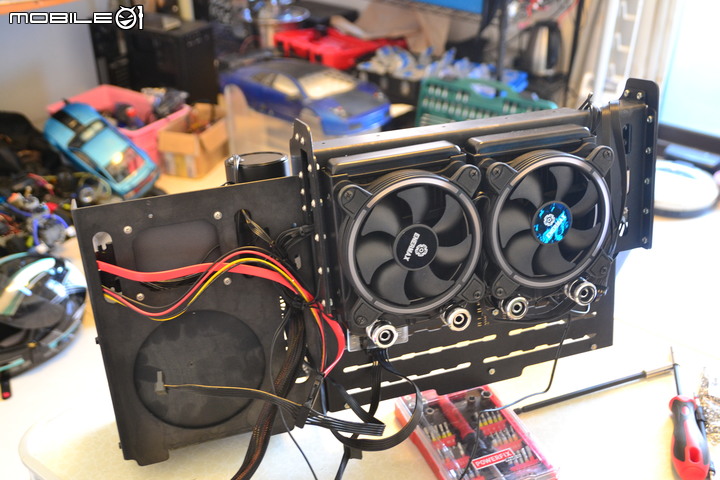 點我看大圖 【DIY】油浸式冷卻電腦主機 MK II