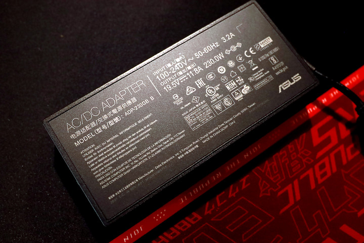 安太歲不如安太座-電馭粉G512開箱