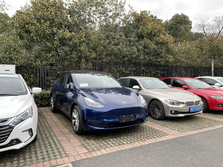 分享下在上海Tesla model Y提车和使用