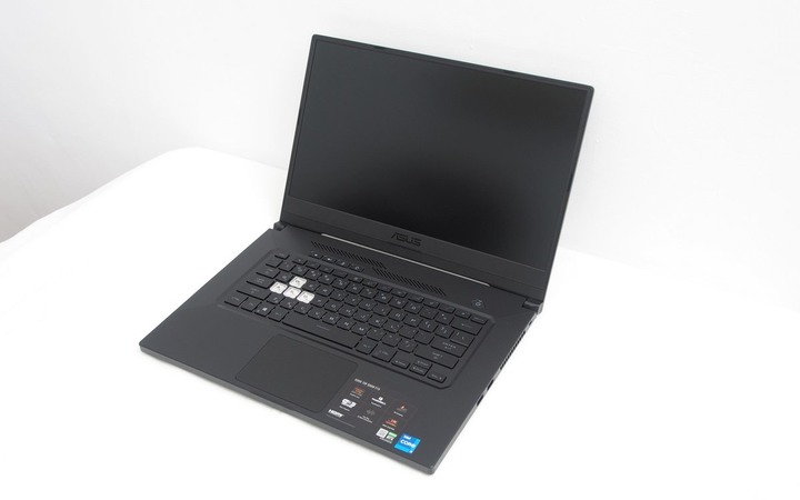 平民版西風之神? ASUS TUF Dash F15 FX516PR 簡單開箱