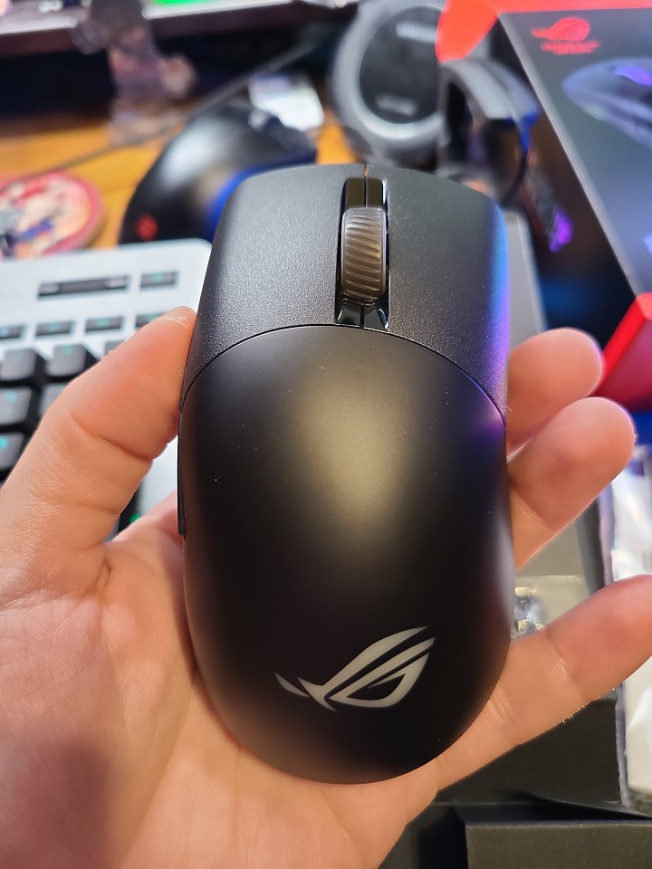 [開箱] ROG Keris Wireless 三模無線FPS電競滑鼠 無所束縛